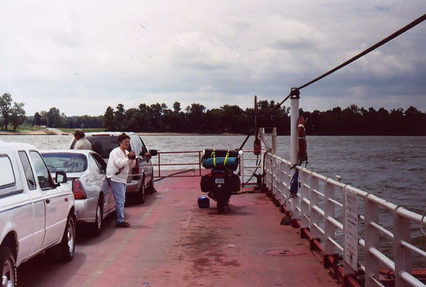 2003_charleston_national_rally_crossing_ohio_river_at_cave_in_rock_illinois-2-600.jpg