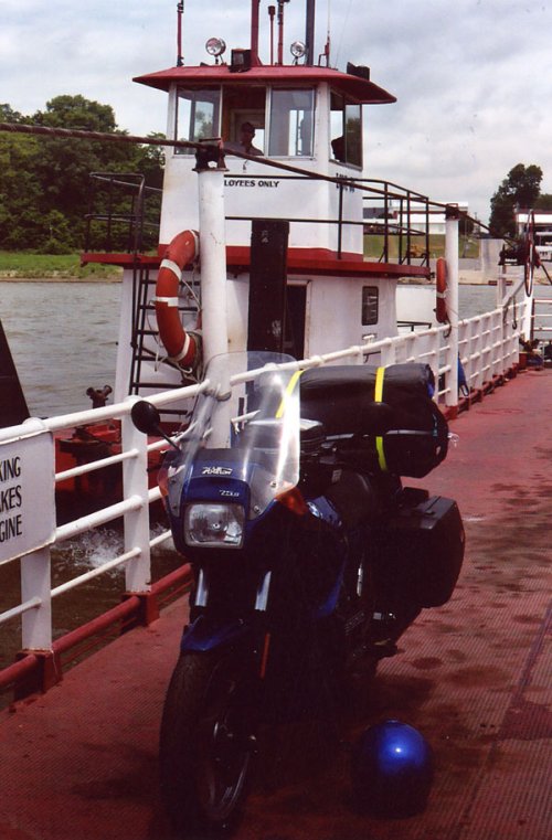 2003_charleston_national_rally_crossing_ohio_river_at_cave_in_rock_illinois-600.jpg