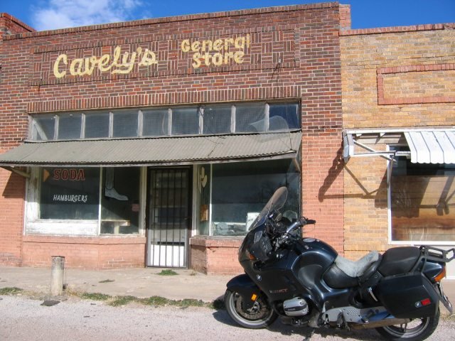 Cavelys store.jpg