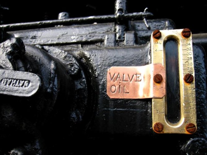 Valve Oil.jpg