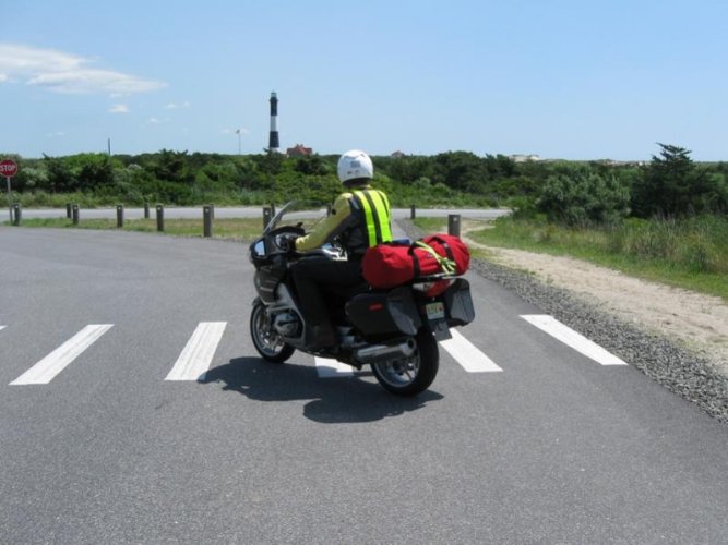 R 1200 RT and Harry in front of lighthouse.jpg