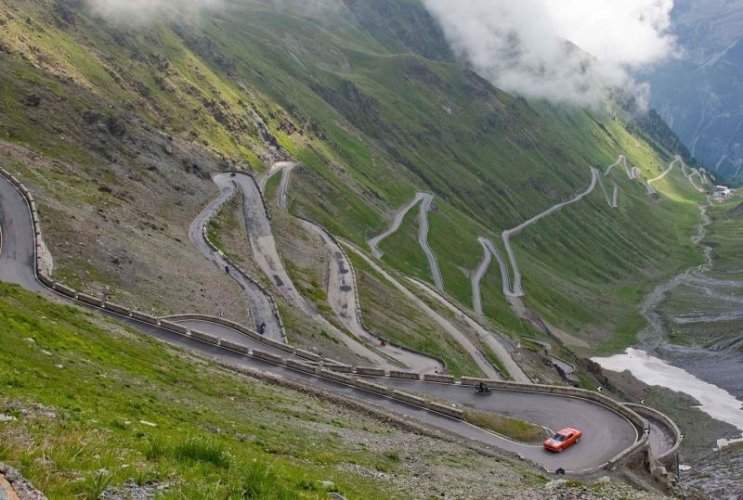 The-Stelvio-Pass-Italy (1).jpg