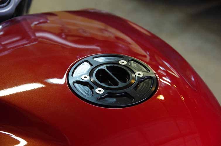 SSR gas cap on R1200R.jpg