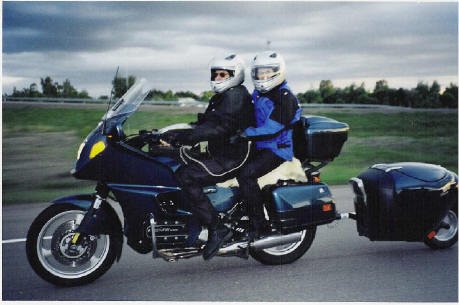 bike and trailer on road.jpg