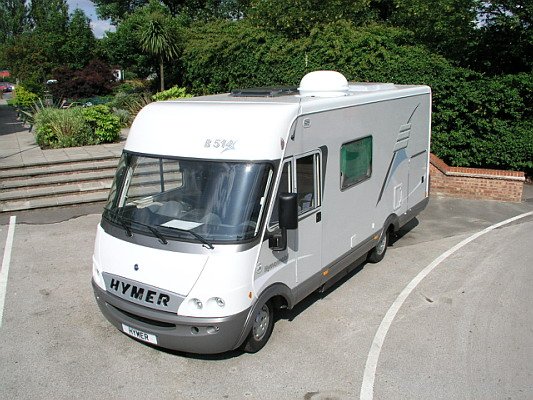Hymer_Motor_Home_With_Camos_Satellite_System02.jpg