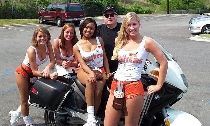 hooters bham2 4.jpg