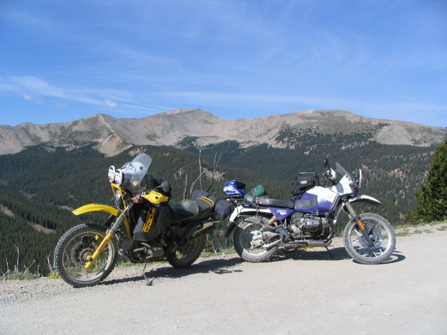 cumberlandpass 2bikes 03.jpg