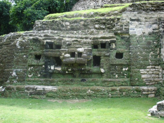 Guatemala waterfalls & Belize, Lamanai Mayan Ruins, Cruise 2006 173.jpg
