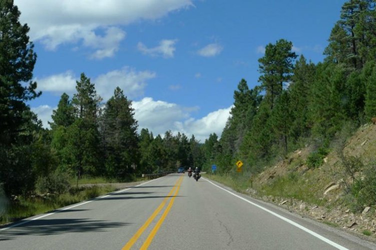 Following two bikes on way to Sipapu 2010.jpg