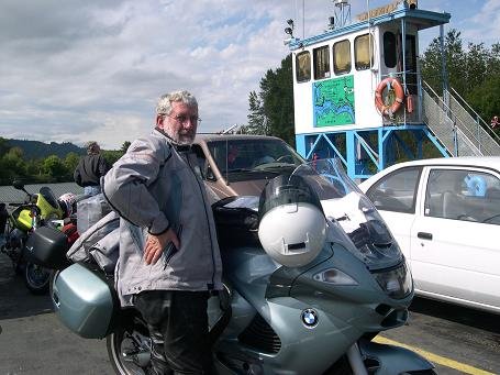 108-Columbia River Ferry - Geoff pose croped.JPG