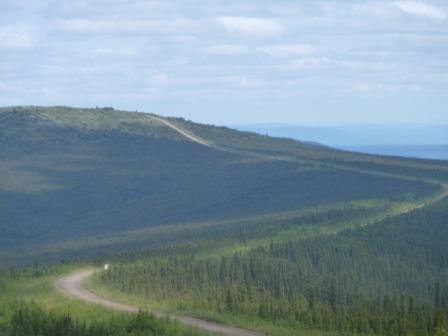 climbing to Eagle Plaines.JPG