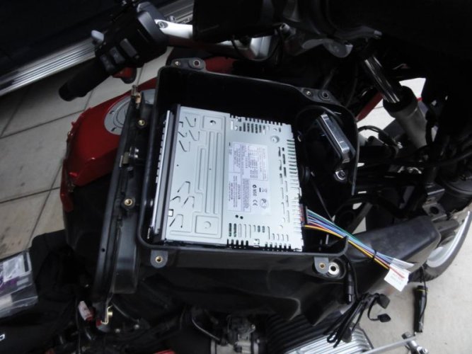 BMWRadioInstall2.jpg