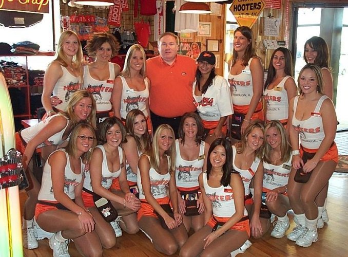 Hooters Champaign.JPG