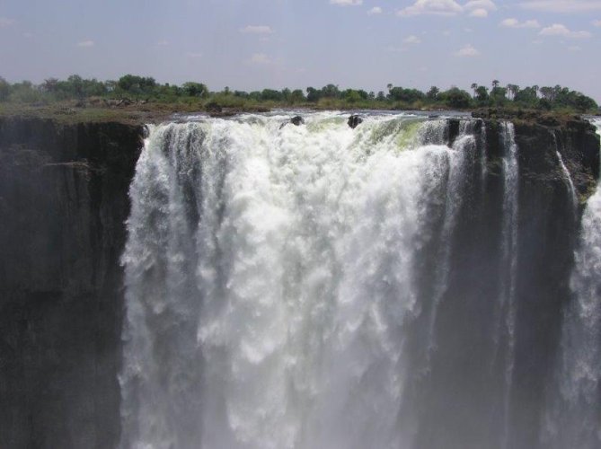 vicfalls.jpg