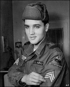 _44590693_elvis_two_282.jpg