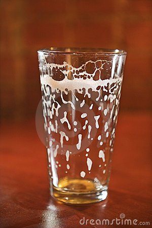 empty-beer-glass-12676377.jpg