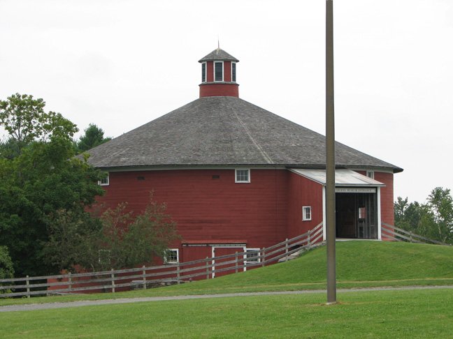 round-barn.JPG