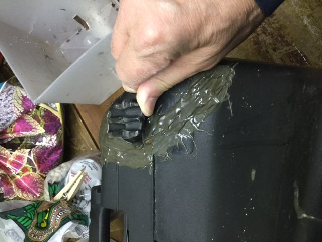 bag_crack2.jpeg
