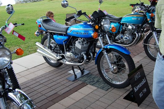 1972Kawasaki750Triple-1.jpg