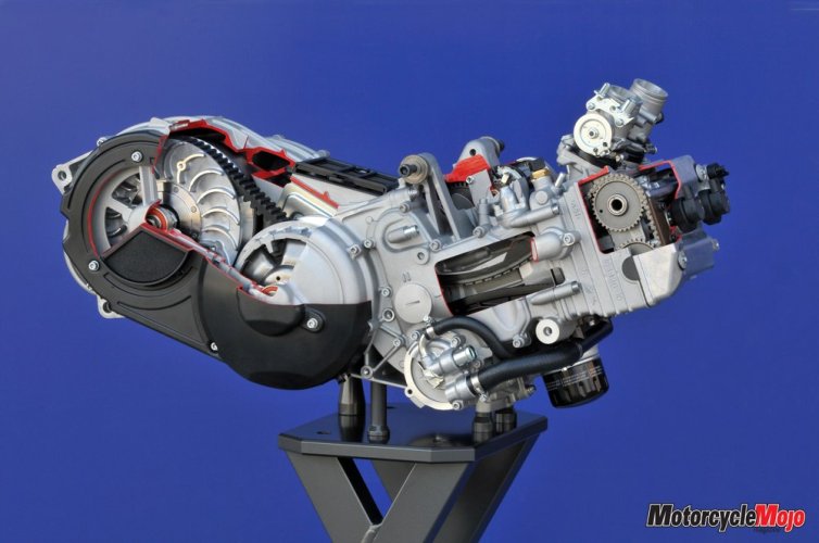 C650GT-engine-2.jpg