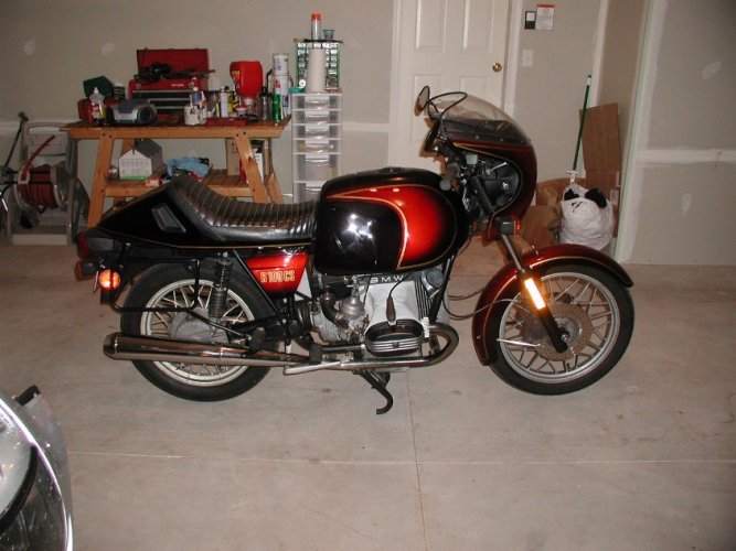 1981 R100CS - 6188073 - Red Smoke.JPG