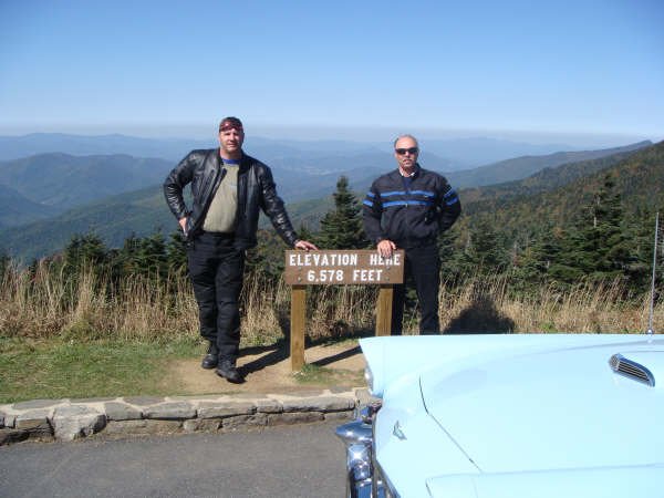 Les & Dennis @ Mt Mitchell.jpg