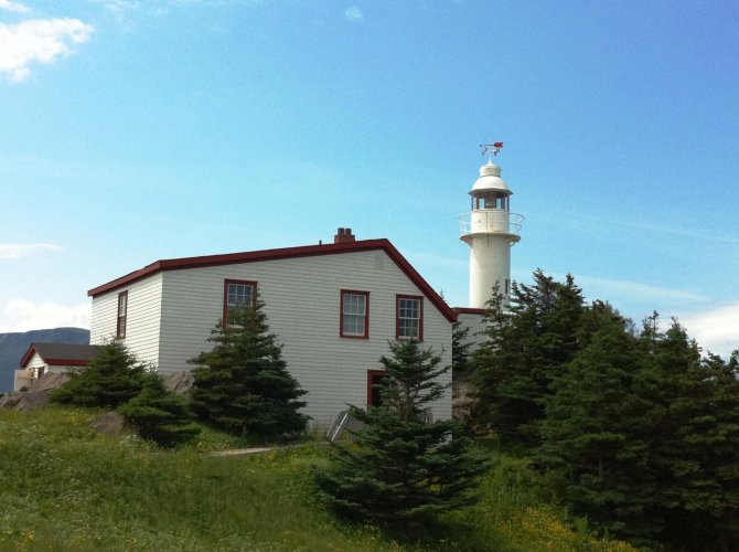 Lobster Cove, NL lighthouse10.jpg