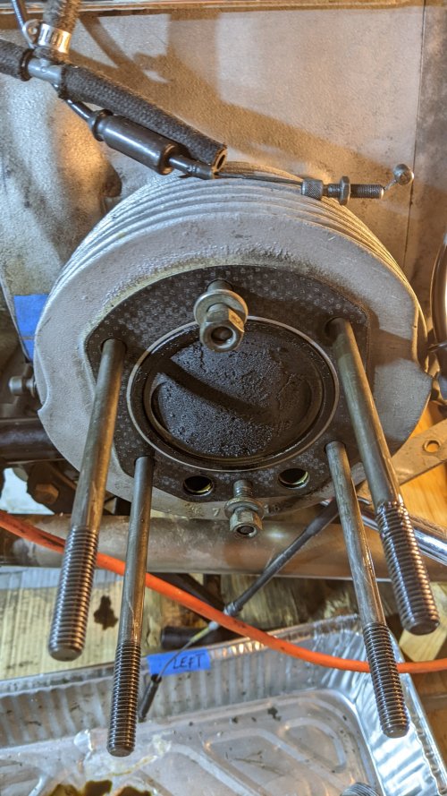 2-PistonCarbon.jpg
