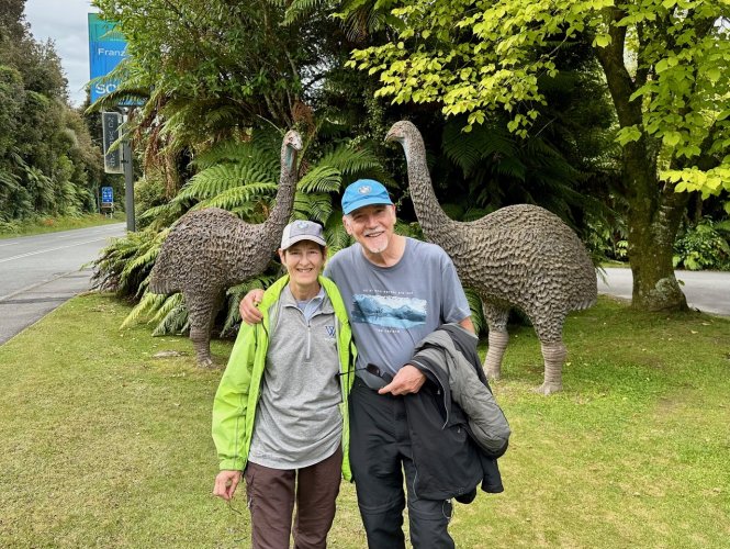 Moa-statues-Franz-Josef-NZ.jpeg