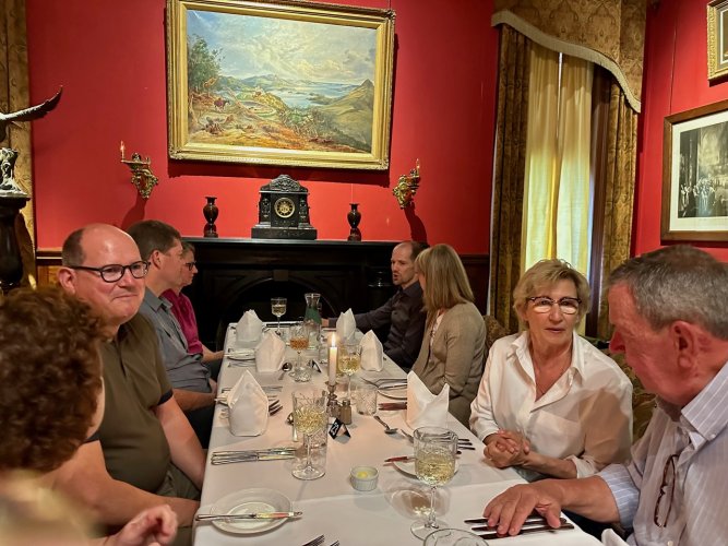 Castle-Diners-left.jpeg